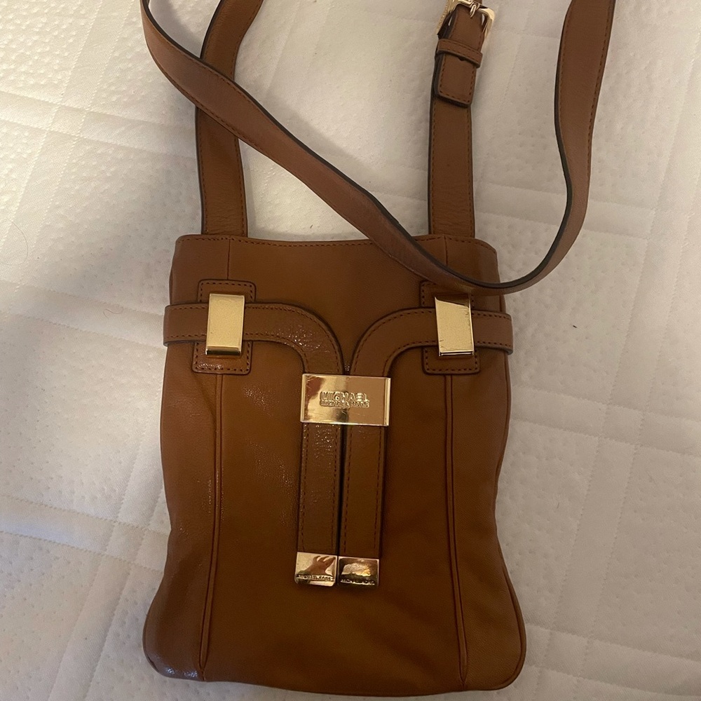 Michael kors cross body